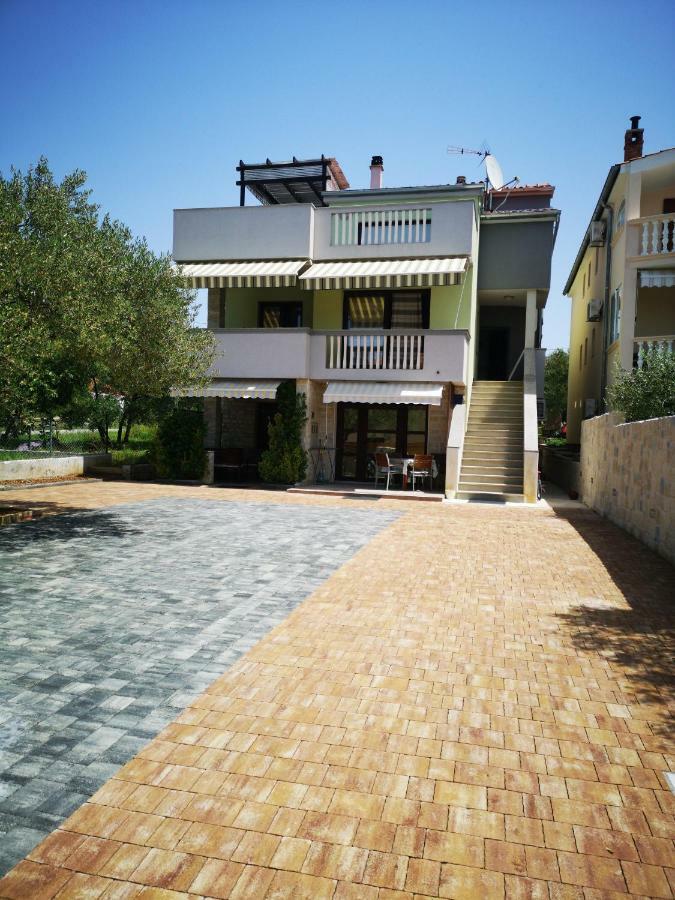 Apartments Bosana XIV Biograd Na Moru Exterior foto